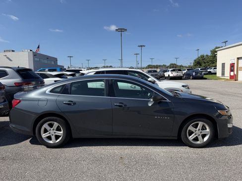 Used 2021 Chevrolet Malibu LS FWD image 8