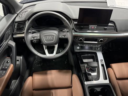 Used 2025 Audi Q5 2.0T Premium w/ Convenience Plus Package AWD/4WD image 14