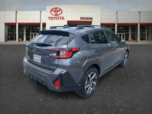Used 2024 Subaru Crosstrek 2.0i Premium AWD/4WD image 5