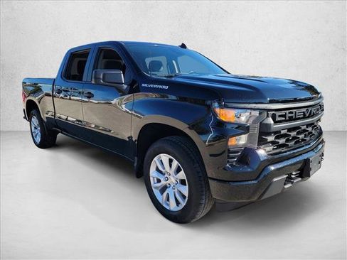 Used 2022 Chevrolet Silverado 1500 Custom image 3