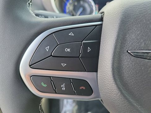 New 2025 Chrysler Voyager LX image 5