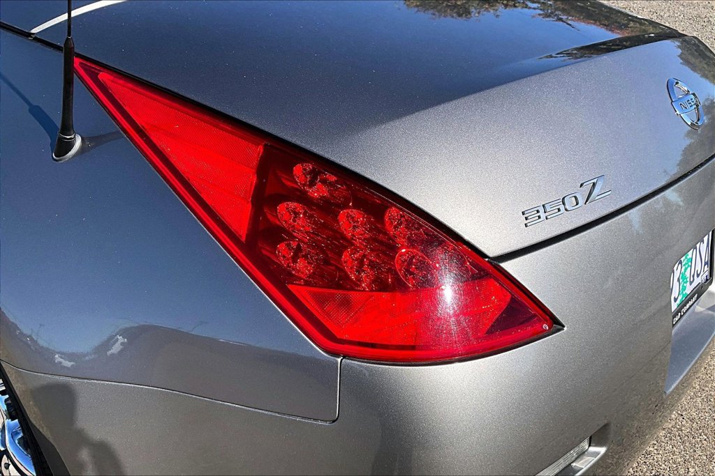 Used 2008 Nissan 350Z Grand Touring RWD image 26