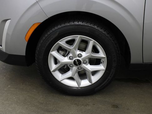 Used 2024 Kia Soul LX w/ Option Group 015 FWD image 25