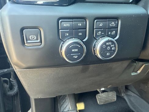 Used 2024 GMC Sierra 2500 Denali w/ Technology Package image 32