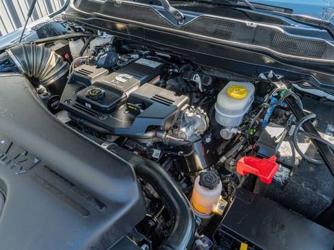 Used 2024 RAM 3500 Big Horn image 15