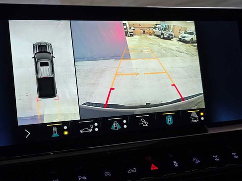 Used 2022 Chevrolet Silverado 1500 ZR2 w/ Technology Package image 30