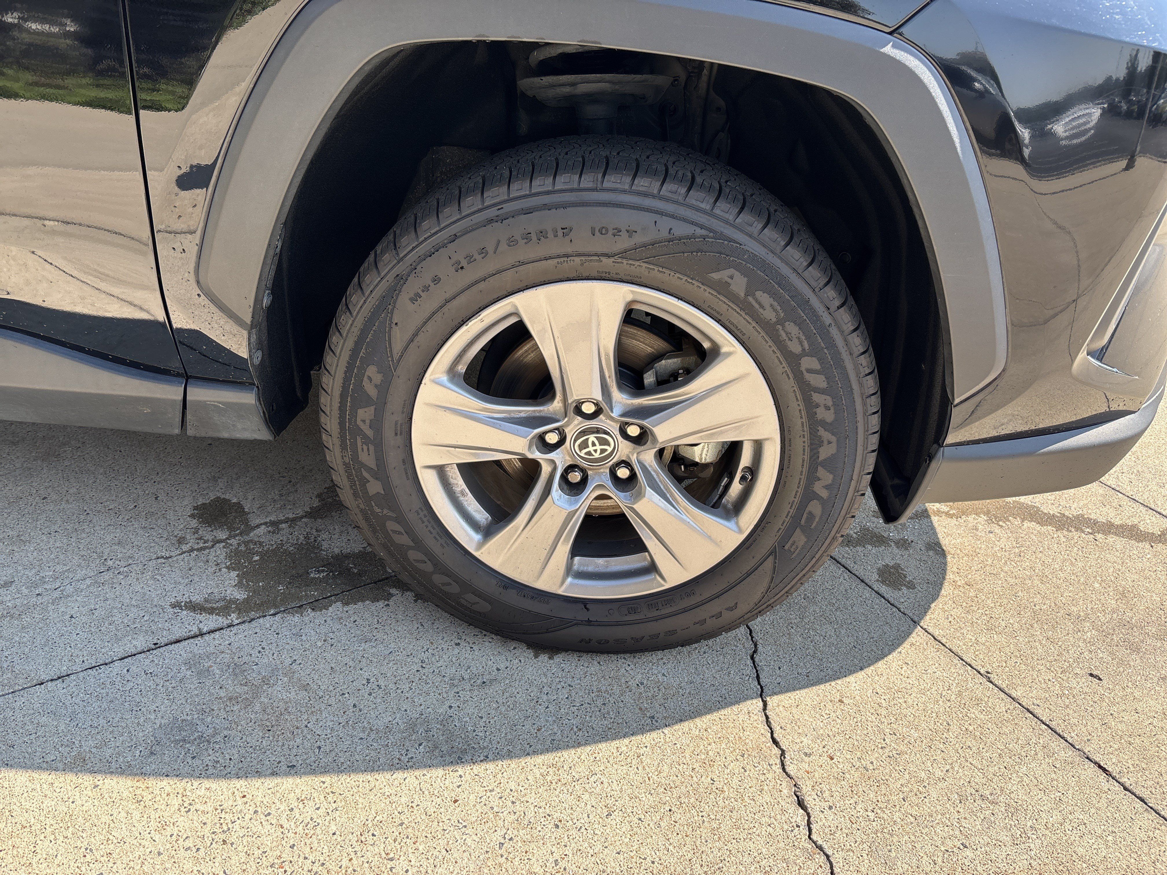 Used 2023 Toyota RAV4 LE AWD/4WD image 35
