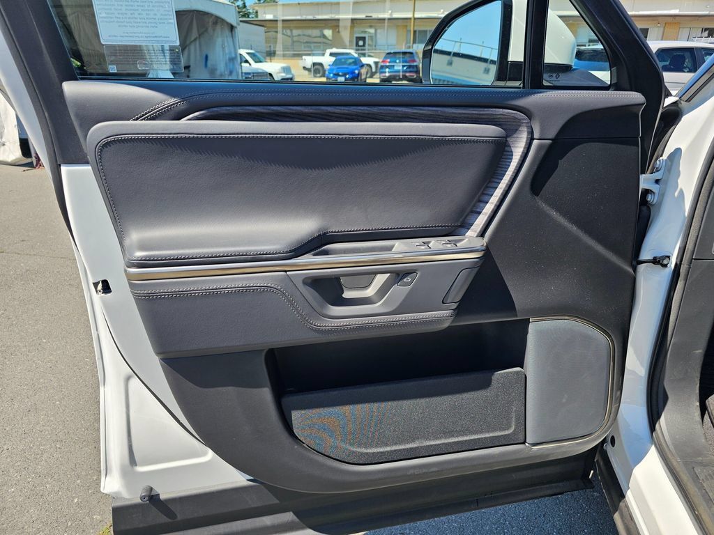 Used 2025 Rivian R1S Adventure Dual AWD/4WD image 23