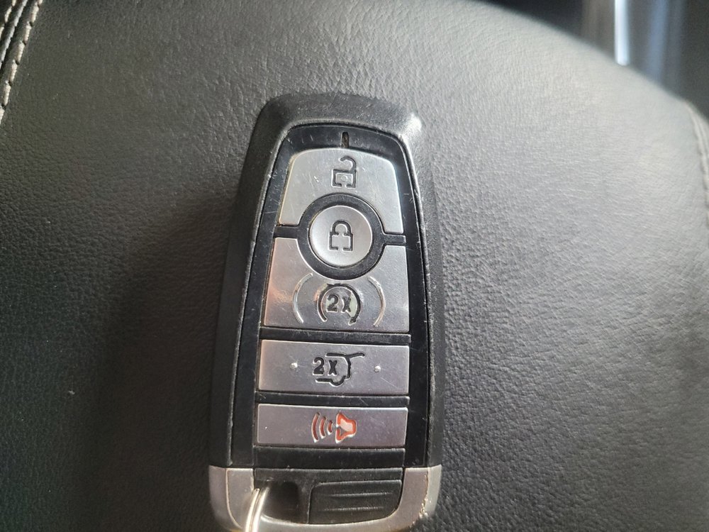 Used 2020 Ford Edge Titanium w/ Equipment Group 301A FWD image 32