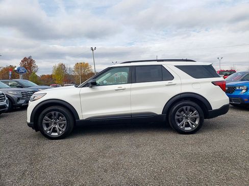 New 2026 Ford Explorer Active w/ Active Comfort Package image 3