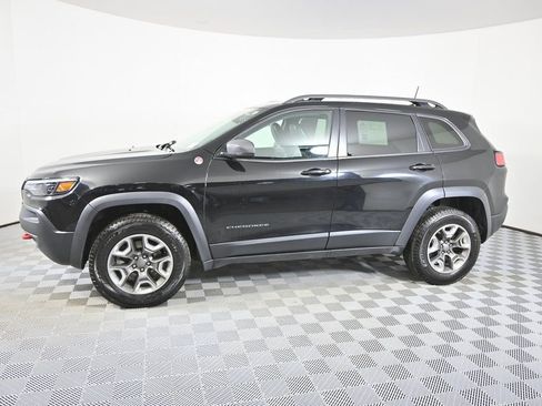 Used 2019 Jeep Cherokee Trailhawk w/ Cold Weather Group image 2
