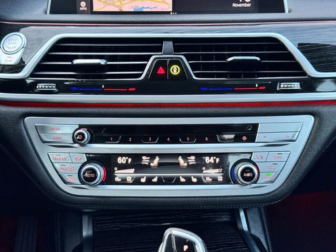 Used 2022 BMW 740i image 41