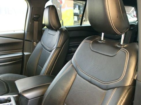 Used 2020 Ford Explorer ST image 19