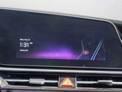 Certified 2023 Kia Niro EX FWD image 13