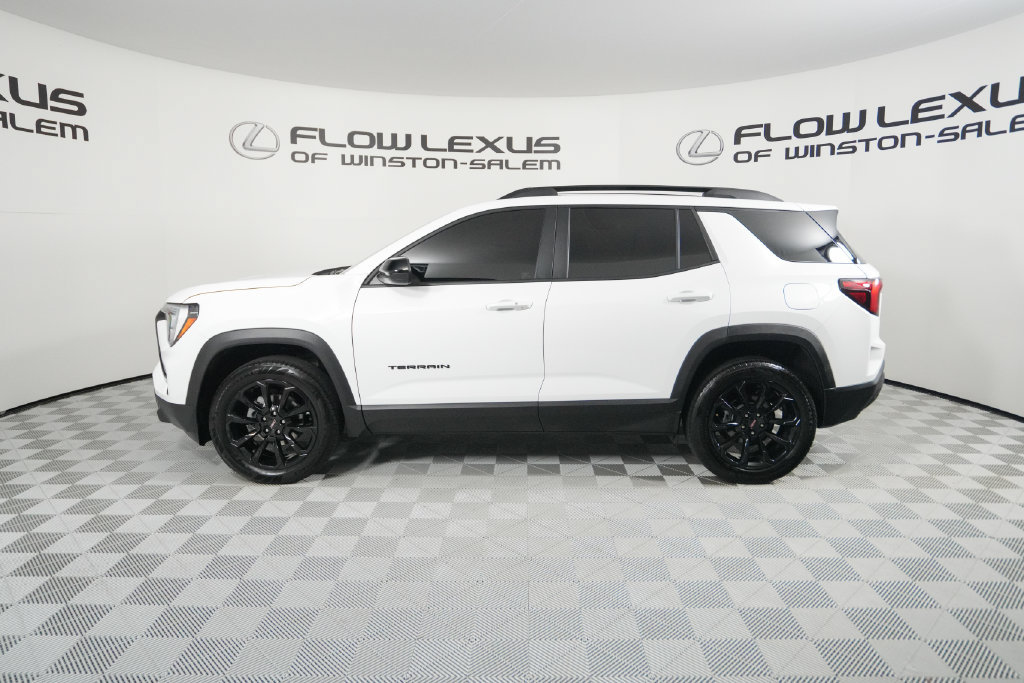Used 2026 GMC Terrain Elevation w/ Elevation Premium Package FWD image 4