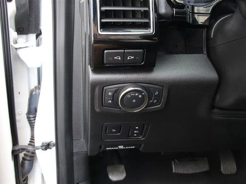 Used 2021 Ford F250 Lariat image 31