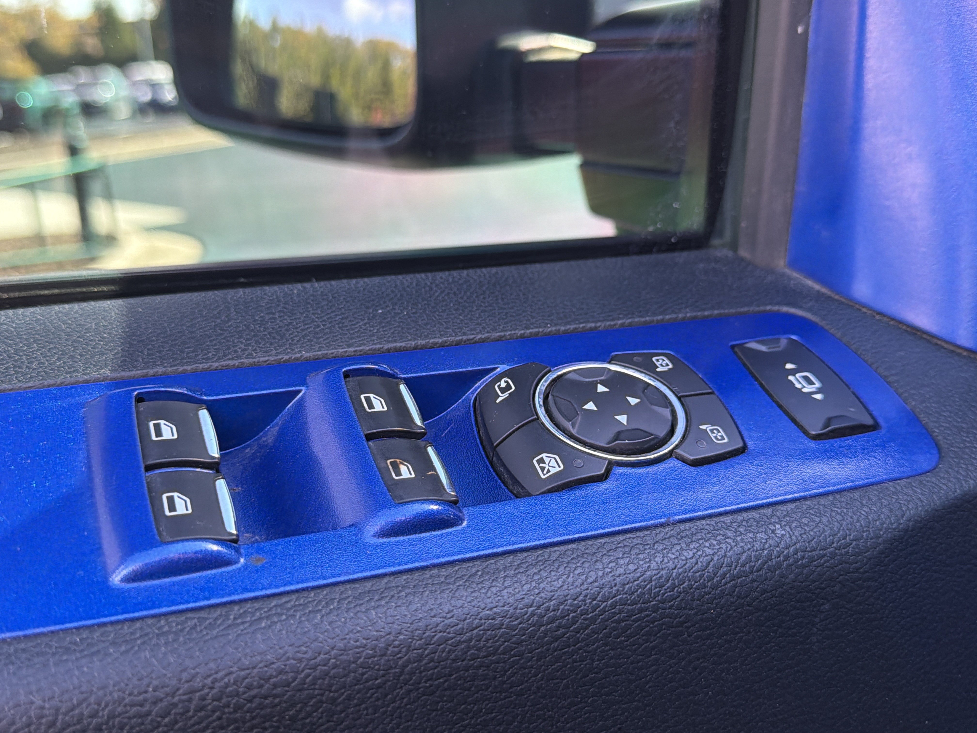 Used 2019 Ford F350 Lariat w/ Lariat Ultimate Package AWD/4WD image 27