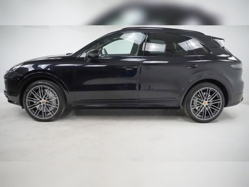 Certified 2019 Porsche Cayenne Turbo image 2
