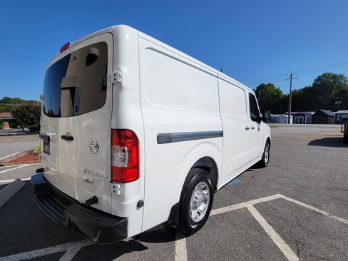 Used 2015 Nissan NV 2500 SV w/ Side & Curtain Airbag Package image 15