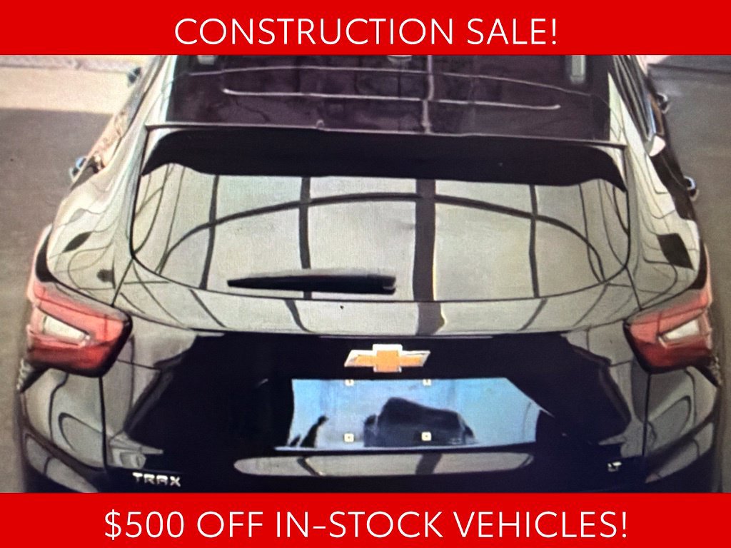 Used 2025 Chevrolet Trax LT w/ LT Convenience Package FWD image 5
