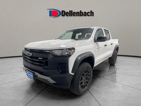 Used 2024 Chevrolet Colorado Trail Boss w/ Technology Package AWD/4WD image 3