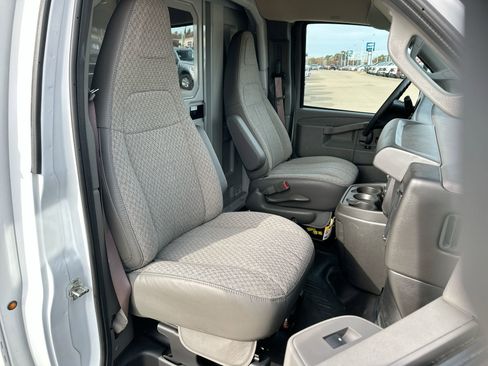 New 2025 Chevrolet Express 3500 w/ Power Convenience Package image 24