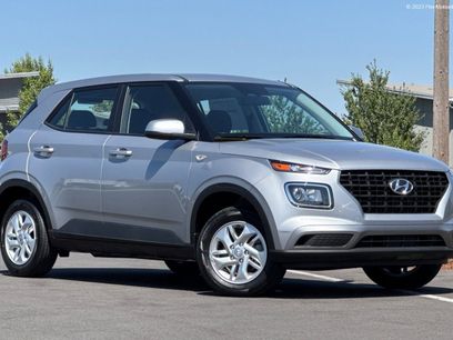 New 2025 Hyundai Venue SE