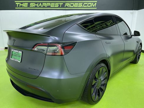 Used 2021 Tesla Model Y Performance image 10