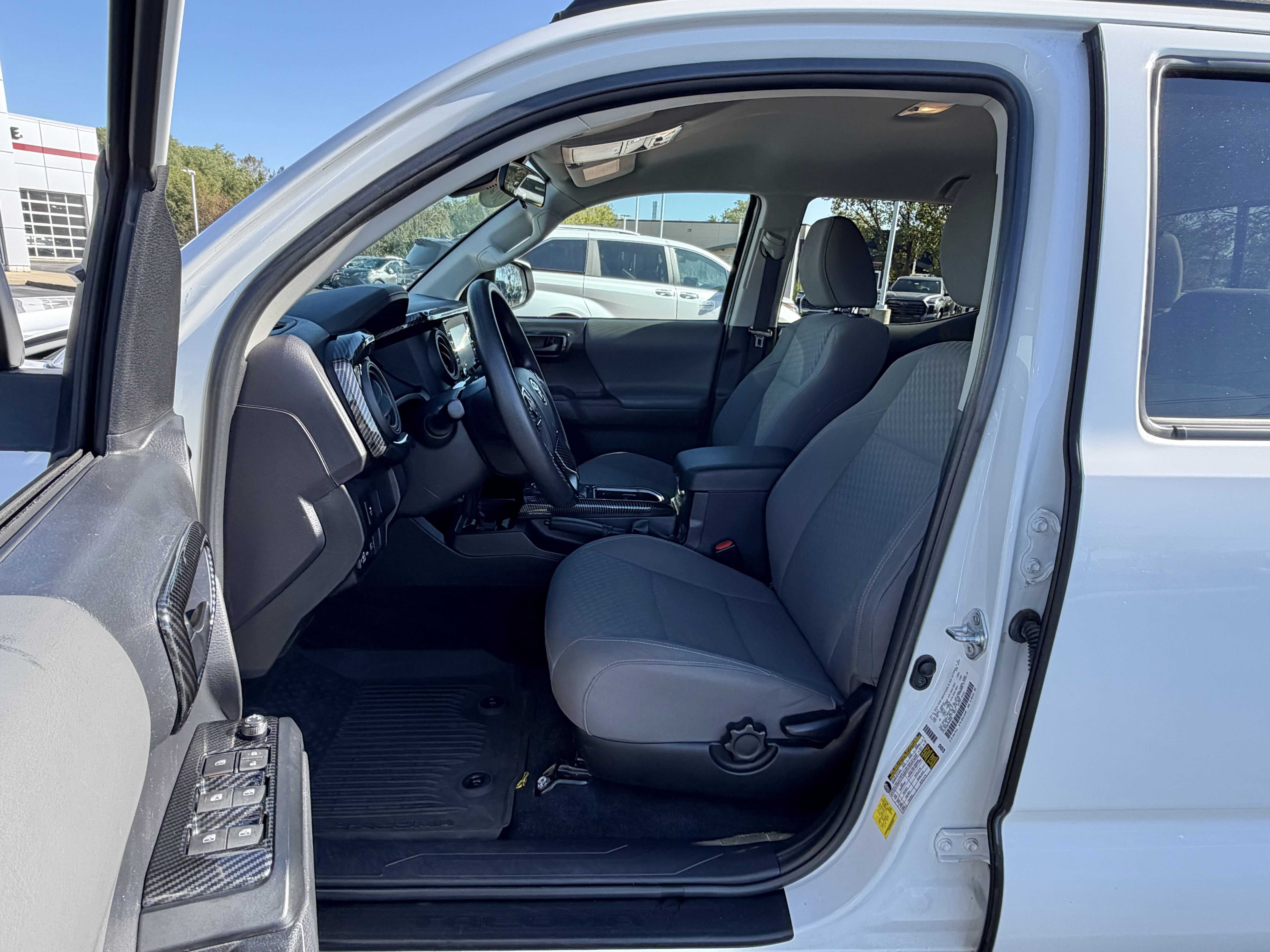 Certified 2023 Toyota Tacoma SR AWD/4WD image 12