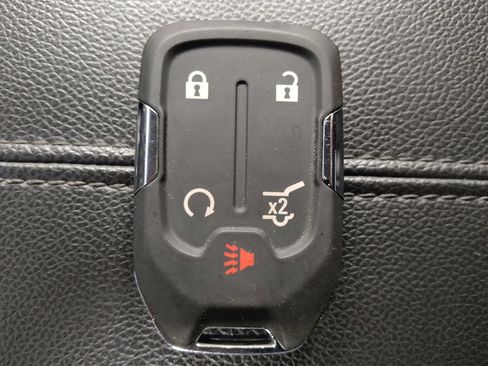 Used 2024 GMC Terrain SLT AWD/4WD image 32