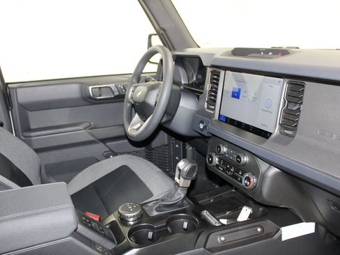 New 2025 Ford Bronco 4-Door image 25