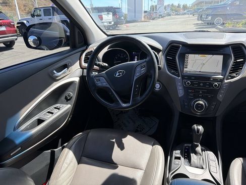 Used 2017 Hyundai Santa Fe Limited FWD image 7