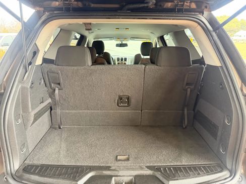 Used 2010 GMC Acadia SLE image 23