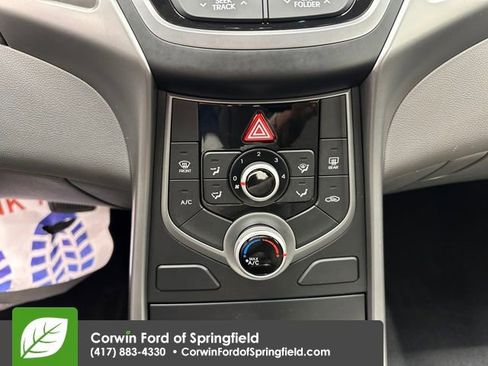 Used 2014 Hyundai Elantra SE image 21