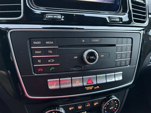 Used 2019 Mercedes-Benz GLE 400 4MATIC image 26