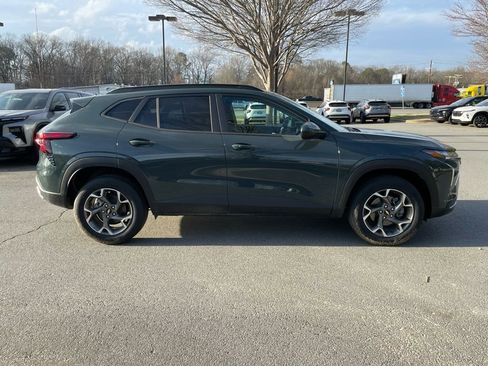 New 2026 Chevrolet Trax LT w/ LT Convenience Package image 9