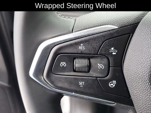 Used 2025 Chevrolet Trax LT w/ LT Convenience Package image 12