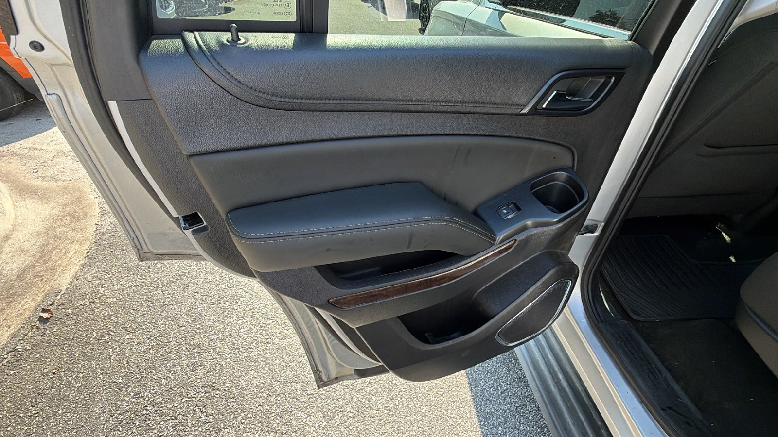 Used 2017 Chevrolet Tahoe LS w/ All-Season Package RWD image 23