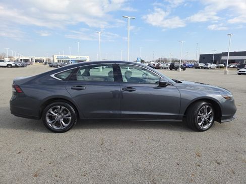 Used 2023 Honda Accord EX image 19