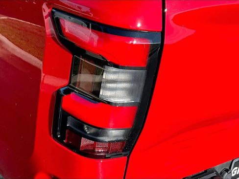 Used 2024 Nissan Frontier SV w/ SV Convenience Package image 28