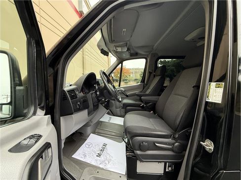 Used 2012 Mercedes-Benz Sprinter 2500 image 7