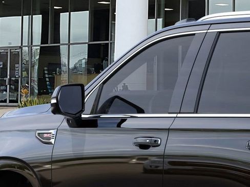 New 2026 GMC Yukon Elevation image 12