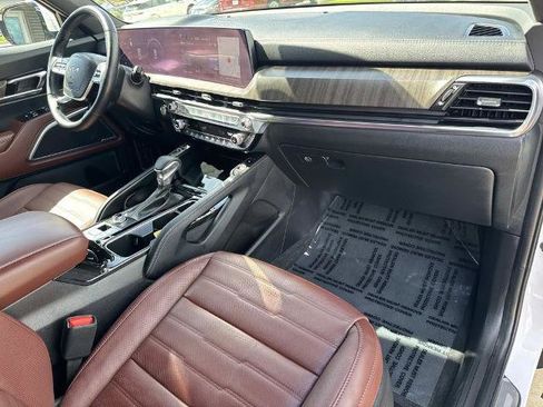 Used 2025 Kia Telluride SX Prestige AWD/4WD image 18