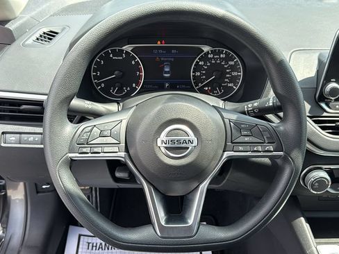 Used 2020 Nissan Altima 2.5 S FWD image 14
