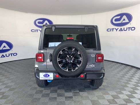 Used 2022 Jeep Wrangler Unlimited Sahara AWD/4WD image 4