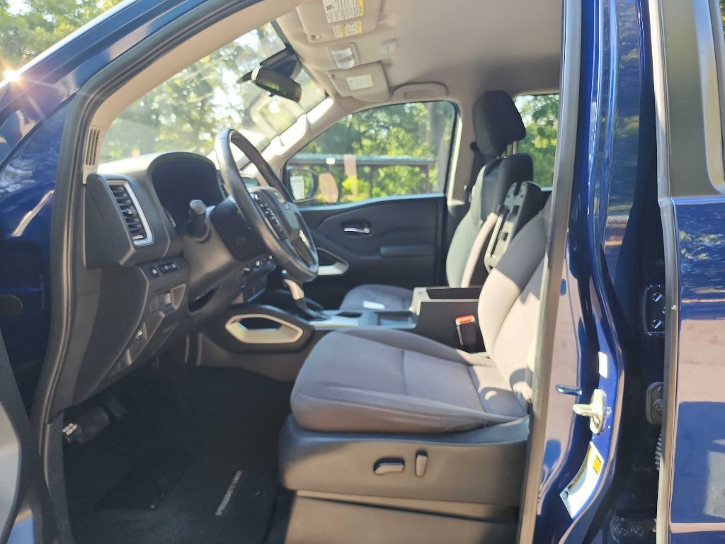 Used 2022 Nissan Frontier SV w/ Technology Package AWD/4WD image 17