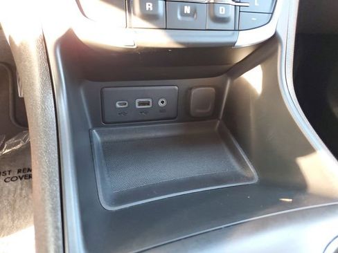 Used 2024 GMC Terrain SLE w/ Driver Convenience Package FWD image 23