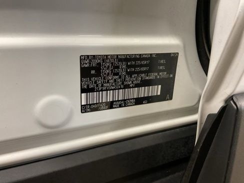 Used 2024 Toyota RAV4 XLE w/ Convenience Package image 24