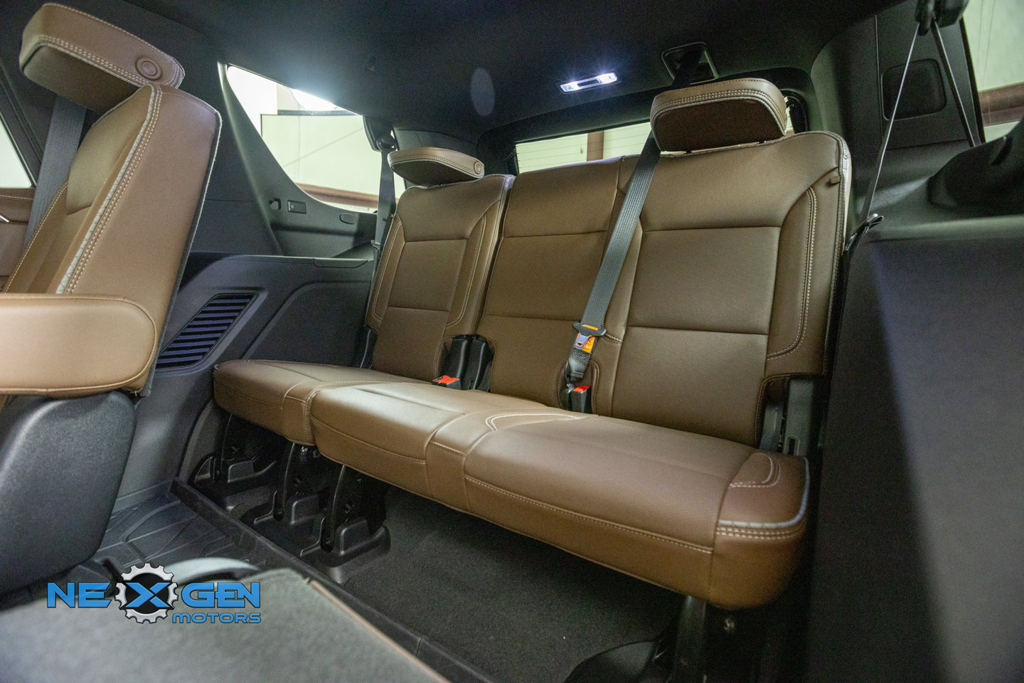 Used 2023 Chevrolet Tahoe High Country AWD/4WD image 31