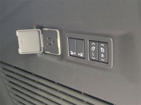 New 2026 Chevrolet Suburban High Country image 35